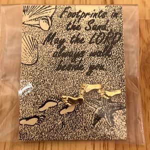 Footprint brooch pin new